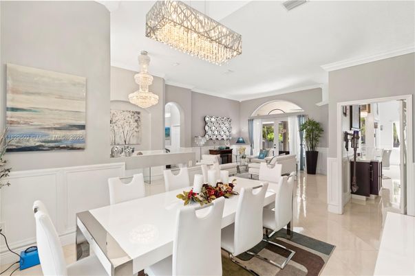 Chandelier, Dining room, Interior, Living room