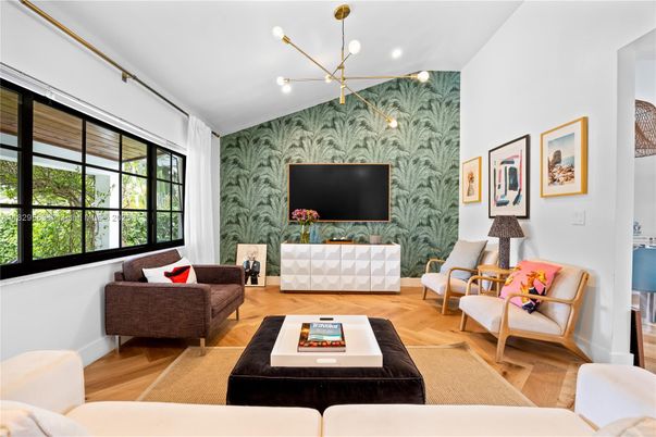 Interior, Living room, Pendant Lights, Wood Texture Flooring