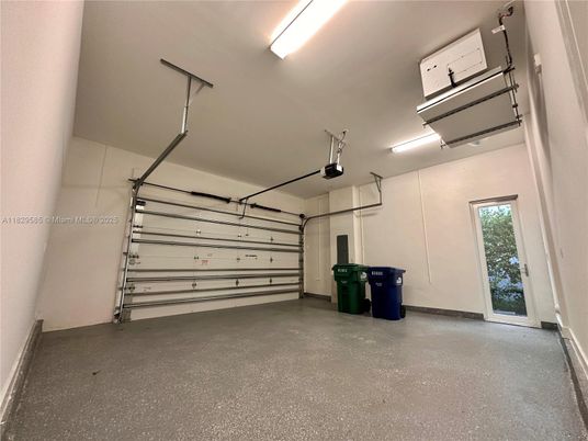 Garage, Interior
