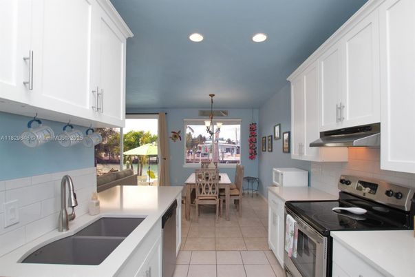 Dining room, Interior, Kitchen, Recessed Lighting