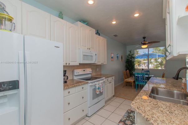 Dining room, Interior, Kitchen, Recessed Lighting