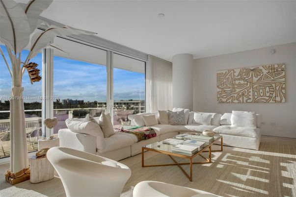 Interior, Living room, Water
