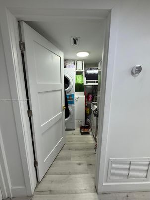 Interior, Utility Closets, Washer, Wood Texture Flooring