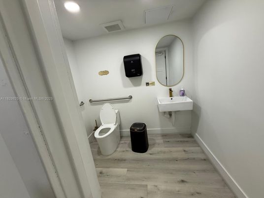 Bathroom, Interior, Recessed Lighting, Wood Texture Flooring