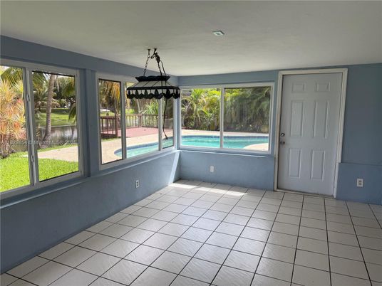 Empty room, Interior, Sun Room