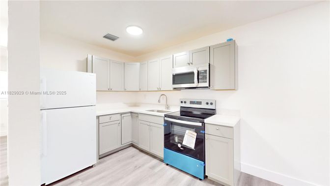 Interior, Kitchen, Recessed Lighting, Wood Texture Flooring