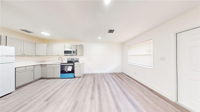 Interior, Kitchen, Recessed Lighting, Wood Texture Flooring