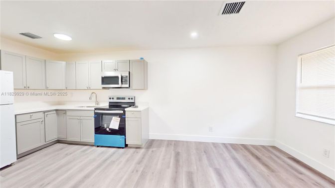 Interior, Kitchen, Recessed Lighting, Wood Texture Flooring