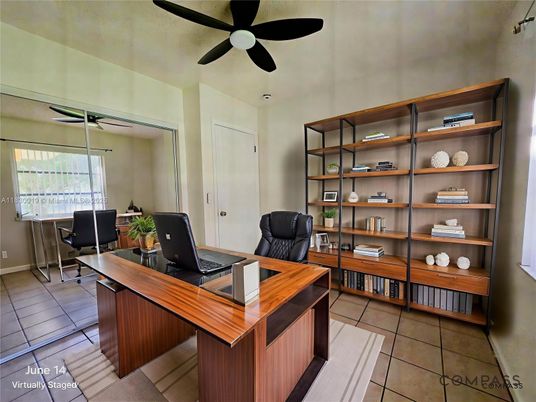 Home Office, Interior