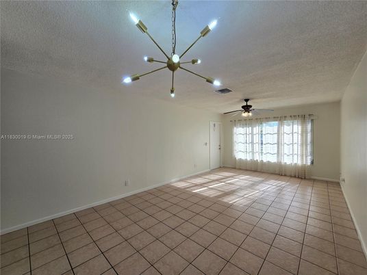 Empty room, Interior, Pendant Lights