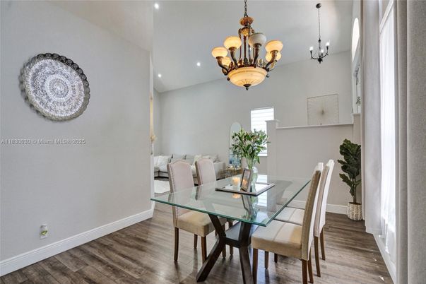 Chandelier, Dining room, Interior, Recessed Lighting, Wood Texture Flooring