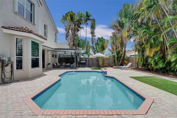Exterior, Pool, Water
