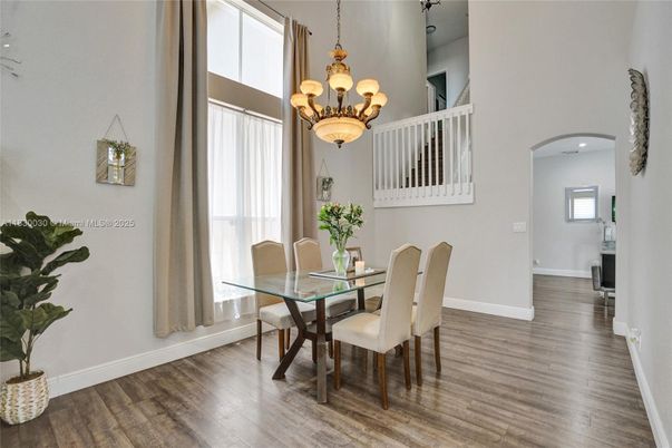 Chandelier, Dining room, Interior, Recessed Lighting, Wood Texture Flooring