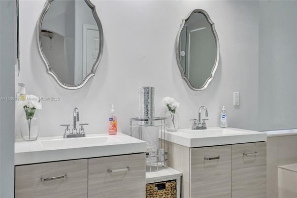 Bathroom, Dual Sink Vanities, Interior