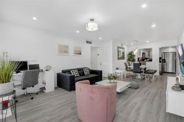 Dining room, Interior, Kitchen, Living room, Pendant Lights, Recessed Lighting, Stainless Steel Appliances, Wood Texture Flooring