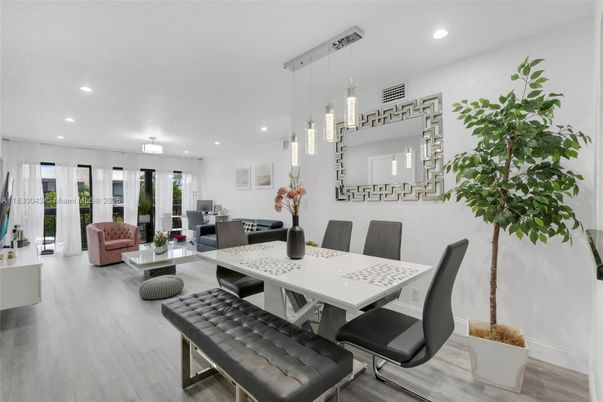 Dining room, Interior, Living room, Pendant Lights, Recessed Lighting, Wood Texture Flooring