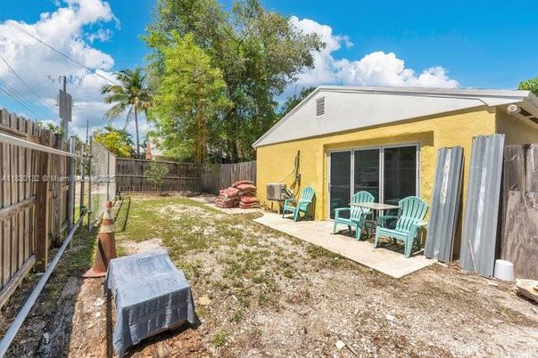 Backyard, Exterior