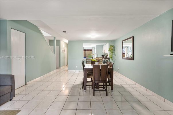 Dining room, Interior