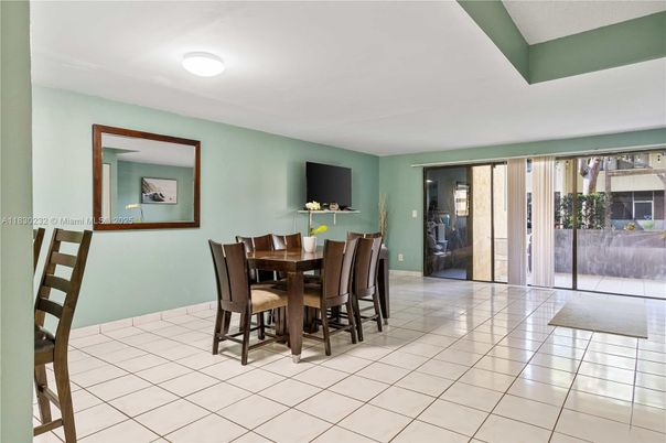 Dining room, Interior