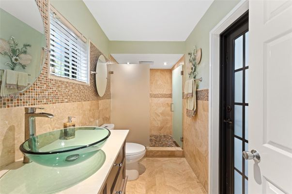 Bathroom, Interior, Recessed Lighting