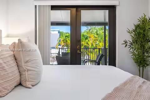 Bedroom, Interior, Water