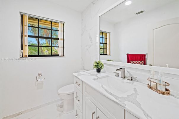 Bathroom, Interior, Marble, Marble Walls, Recessed Lighting