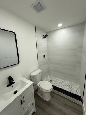 Bathroom, Interior, Recessed Lighting, Wood Texture Flooring
