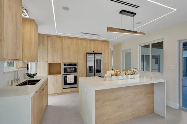 Interior, Kitchen, Pendant Lights, Stainless Steel Appliances