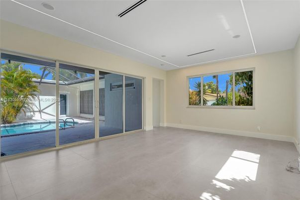 Empty room, Interior, Recessed Lighting