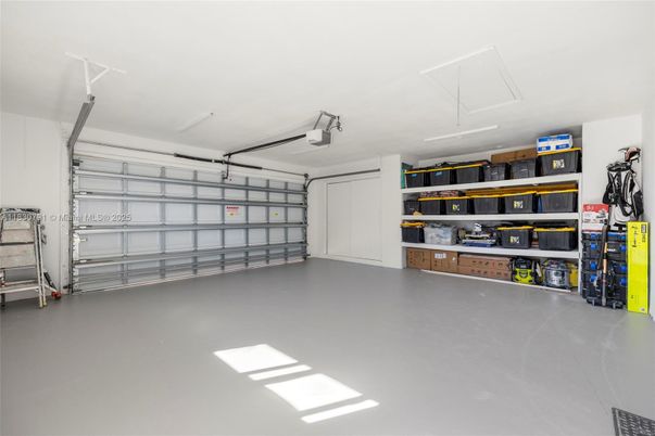 Garage, Interior