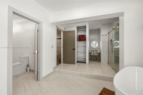 Bathroom, Free Standing Baths, Glass Shower, Interior