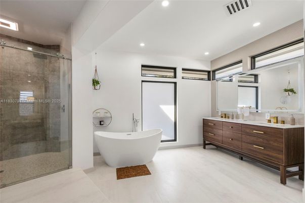 Bathroom, Dual Sink Vanities, Free Standing Baths, Glass Shower, Interior, Recessed Lighting