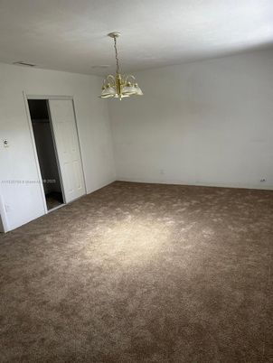 Empty room, Interior, Pendant Lights