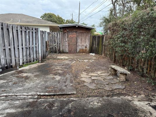 Backyard, Exterior