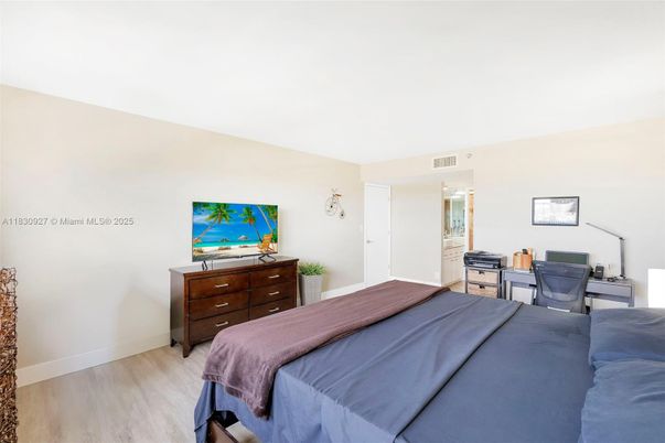 Bedroom, Home Office, Interior, Wood Texture Flooring