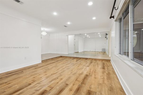 Empty room, Interior, Recessed Lighting, Wood Texture Flooring