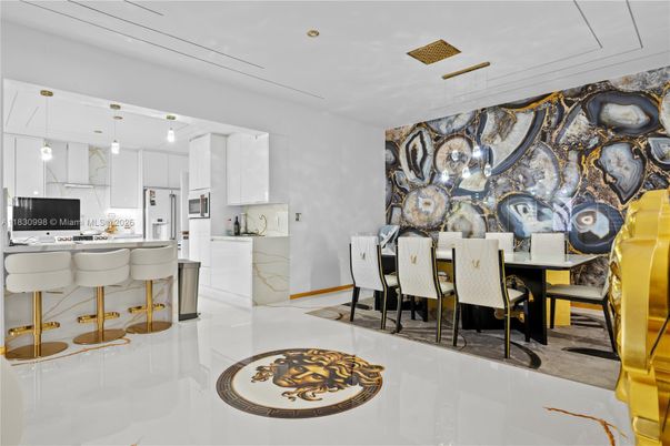 Dining room, Interior, Kitchen, Pendant Lights, Recessed Lighting