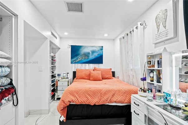 Bedroom, Interior, Marble, Recessed Lighting