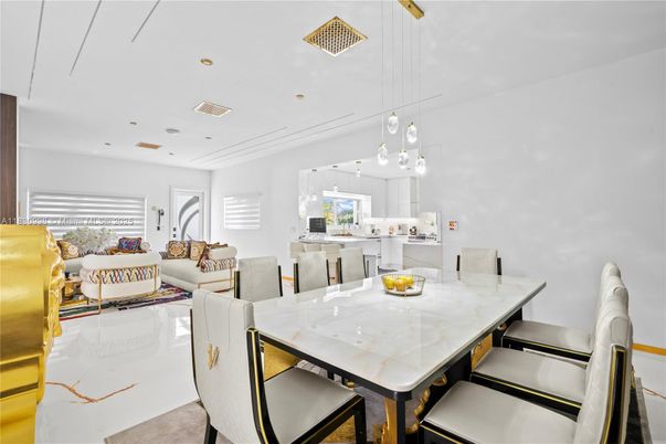 Dining room, Interior, Kitchen, Pendant Lights, Recessed Lighting