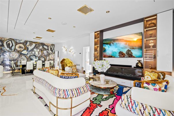 Fireplace, Interior, Living room, Recessed Lighting