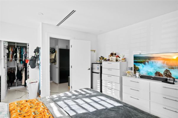 Bedroom, Interior, Water