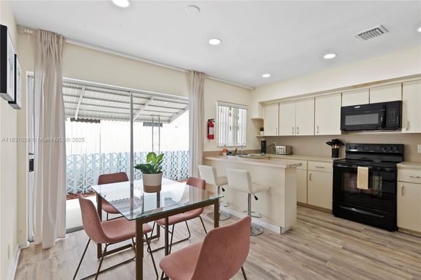 Dining room, Interior, Kitchen, Recessed Lighting, Wood Texture Flooring