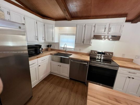 Interior, Kitchen, Stainless Steel Appliances, Wooden Beams, Wooden Ceilings, Wood Texture Flooring