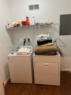 Interior, Utility Closets, Washer, Wood Texture Flooring