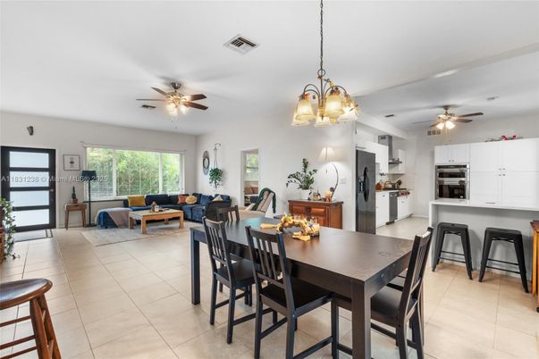 Chandelier, Dining room, Interior, Kitchen, Living room, Pendant Lights, Stainless Steel Appliances