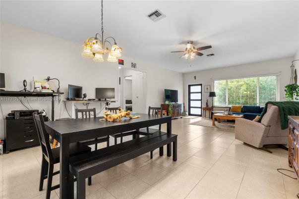 Chandelier, Dining room, Interior, Living room