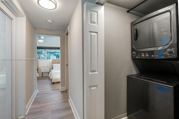 Interior, Utility Closets, Washer, Wood Texture Flooring