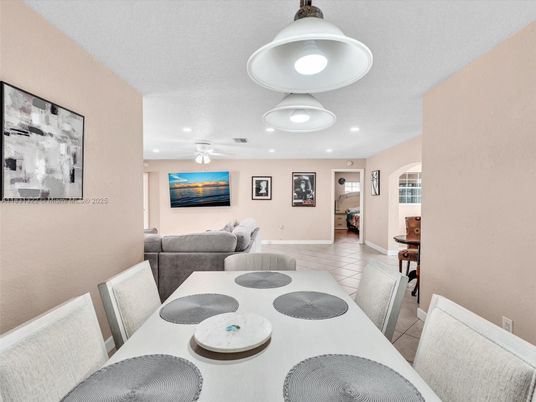 Dining room, Interior, Living room, Recessed Lighting