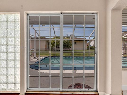 Interior, Pool, Sun Room