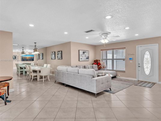 Dining room, Interior, Living room, Pendant Lights, Recessed Lighting